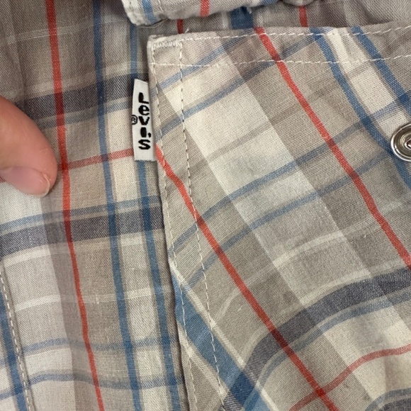 vintage ✨ Levi’s Pearl Snap Button Down Short Sleeve - Picture 6 of 7